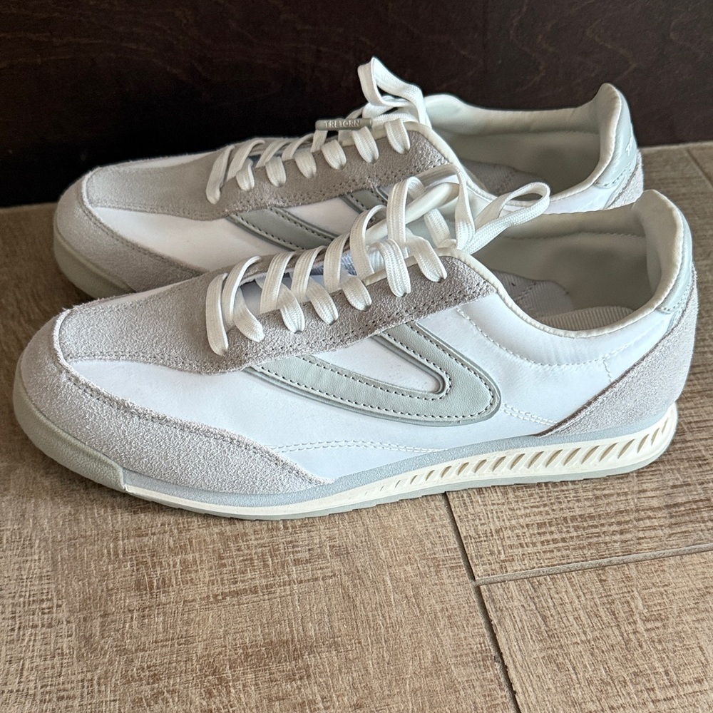 Stylish women’s Tretorn White and Gray Sneakers size 8.5